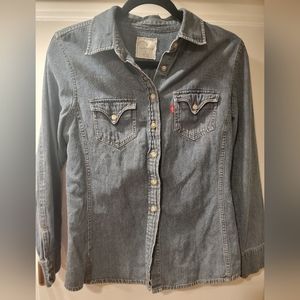 Levi's Red Tab Denim Size M Long Sleeved Jean Button Down